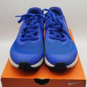 Nike Star Runner 2 boys sneakers size 7Y